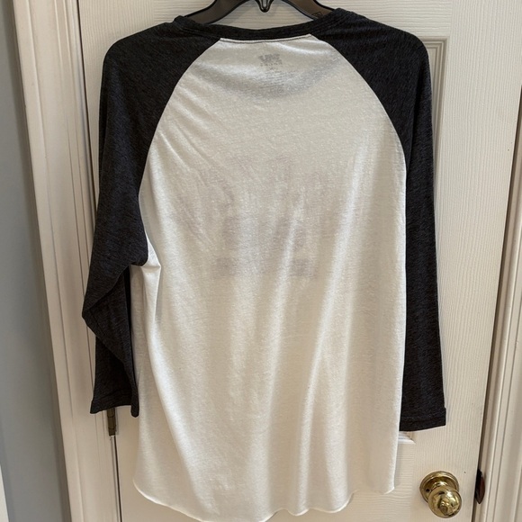 NWOT Boston Graphic Raglan long sleeve Tee - Picture 4 of 4